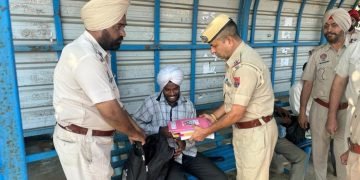 त्योहारों के सीजन के मद्देनज़र पंजाब पुलिस द्वारा राज्य भर में रेलवे स्टेशनों और भीड़-भाड़ वाले स्थानों, बाज़ारों पर तलाशी अभ्यान