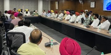  कृषि मंत्री गुरमीत सिंह खुड्डियां के भरोसा देने के बाद में आढतियों द्वारा हड़ताल ख़त्म  