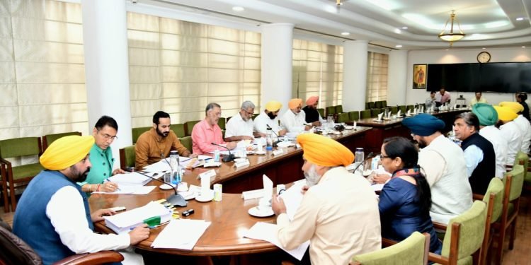 मुख्यमंत्री के नेतृत्व अधीन कैबिनेट द्वारा पंजाब सिवल सचिवालय में क्लर्कों के 106 पद भरने की मंज़ूरी