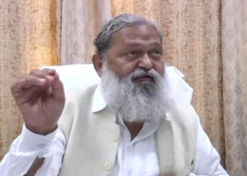 गृह मंत्री अनिल विज का जनता दरबार आयोजित न होने के बावजूद अंबाला में उनके आवास पर रोजाना लगता है जनता का तांता