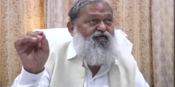 गृह मंत्री अनिल विज का जनता दरबार आयोजित न होने के बावजूद अंबाला में उनके आवास पर रोजाना लगता है जनता का तांता