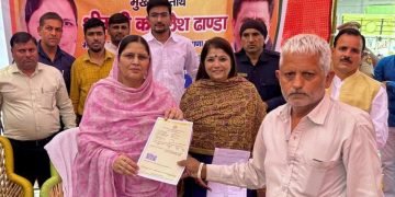 जनसंवाद में 2 घंटे देरी पर पहुंचने पर राज्यमंत्री कमलेश ढांडा ने डीईओ और बीईओ को कारण बताओ नोटिस जारी करने के दिए निर्देश