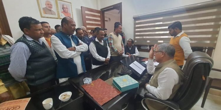 स्कूल शिक्षा वन एवं पर्यटन मंत्री कंवर पाल ने जगाधरी स्थित अपने कार्यालय पर सुनी जन समस्याएं