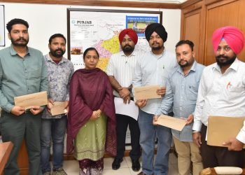 डा. बलजीत कौर द्वारा सामाजिक सुरक्षा और महिला एवं बाल विकास विभाग में नियुक्त उम्मीदवारों को तरस के आधार पर नियुक्ति पत्र सौंपे