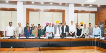 कर्नाटक विधान सभा स्पीकर के नेतृत्व वाले शिष्टमंडल द्वारा संधवां के साथ मुलाकात