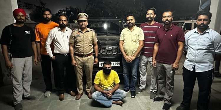 पंजाब पुलिस ने 40 किलोमीटर तक पीछा करने के उपरांत दो नशा तस्करों को किया गिरफ़्तार; 2 किलो हेरोइन बरामद
