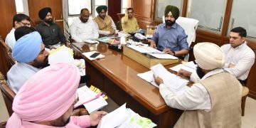 लालजीत सिंह भुल्लर द्वारा पंचायती ज़मीनों से कब्ज़े छुड़वाने की मुहिम तेज़ करने हेतु सख़्त हिदायतें