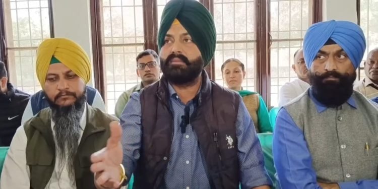 पंचायत मंत्री लालजीत सिंह भुल्लर ने 203 एकड़ जमीन से अवैध कब्ज़ा छुड़वाया