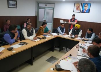बलकार सिंह ने मुख्यालय के अधिकारियों और नगर निगमों के कमिश्नरों के साथ विकास कामों सम्बन्धी की समीक्षा मीटिंग