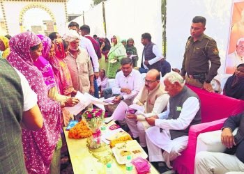 ‘विकसित भारत संकल्प यात्रा-जनसंवाद’ कार्यक्रम में विधायक घनश्याम दास अरोड़ा ने सुनी लोगों की समस्याएं