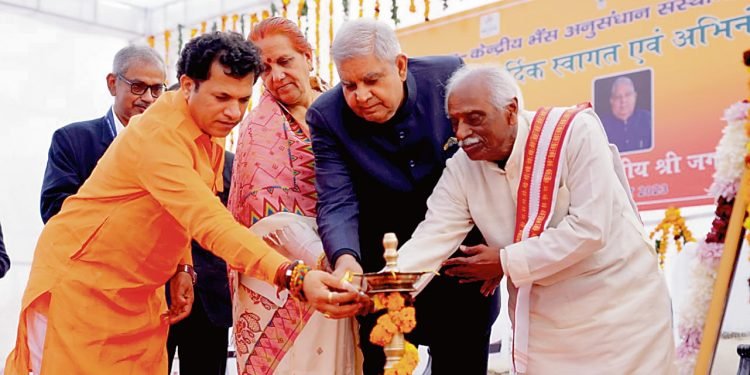 अपने उत्पादों की मार्केटिंग सीख आर्थिक स्थिति को मजबूत करें अन्नदाता –  उपराष्ट्रपति जगदीप धनखड़