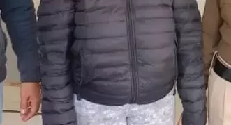 फेसबुक दोस्त द्वारा एयरपोर्ट पर फंसने का बहाना बनाकर लोगों को बनाते थे साइबर ठगी का शिकार