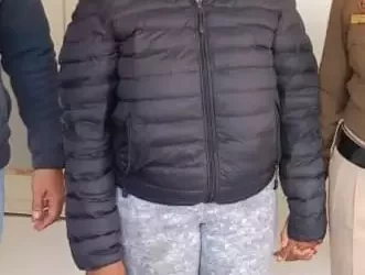 फेसबुक दोस्त द्वारा एयरपोर्ट पर फंसने का बहाना बनाकर लोगों को बनाते थे साइबर ठगी का शिकार