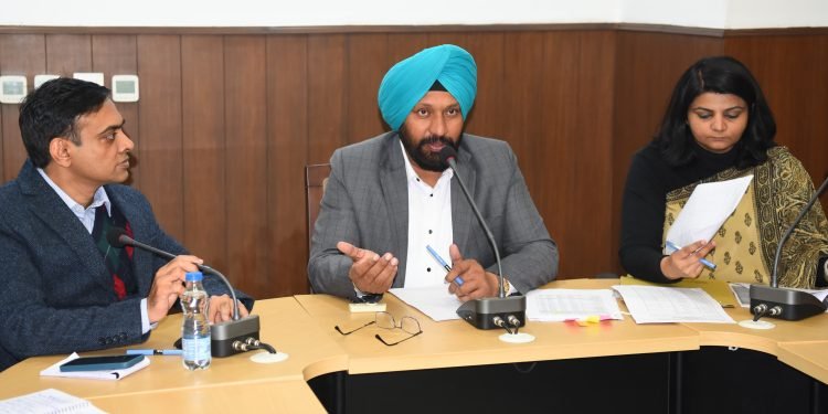 स्थानीय निकाय मंत्री द्वारा अलग-अलग स्कीमों के अधीन चल रहे प्रोजैक्टों को तेज़ी से मुकम्मल करने के आदेश