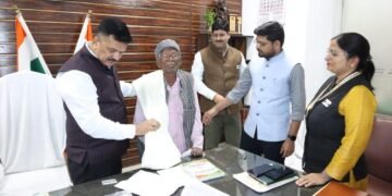 DM Left Chair Honored Old Man