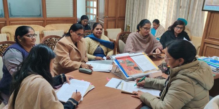 डॉ. बलजीत कौर ने आंगनवाड़ी यूनियन के साथ की मीटिंग ; जायज माँगों के समाधान का दिया भरोसा