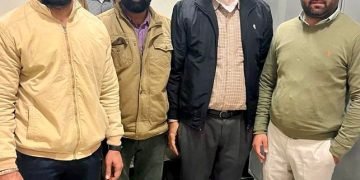 सब-इंस्पेक्टर 50,000 रुपए रिश्वत लेते हुये विजीलैंस ब्यूरो द्वारा काबू