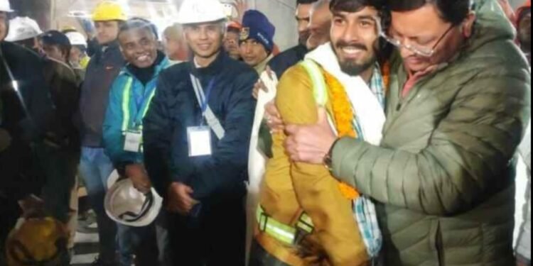 Workers Came Out Safely From Tunnel