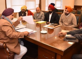 चेतन सिंह जौड़ामाजरा ने बी.बी.एम.बी अधिकारियों से डैमों में चल रहे जल प्रोजेक्टों, भविष्य की योजनाओं एवं जल भंडारण का लिया जायज़ा