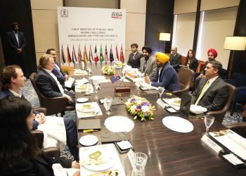 मुख्यमंत्री ने राज्य में विदेशी निवेश के लिए उच्चायुक्तों के साथ की मैराथन मुलाकातें