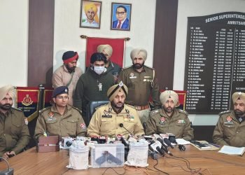 पंजाब पुलिस द्वारा अमृतसर से ड्रोन के द्वारा फेंका 2 किलो आईस ड्रग, एक चीनी पिस्तौल बरामद; एक काबू  