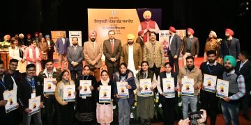 नौजवानों को नए साल का तोहफ़ा, मुख्यमंत्री ने नए भर्ती हुए 520 क्लर्कों को सौंपे नियुक्ति पत्र  