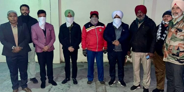 विजीलैंस ब्यूरो द्वारा स्टेट फार्मेसी कौंसिल के रजिस्ट्रारों की मिलीभुगत के साथ घपलेबाज़ी करके डी-फार्मेसी में दाखि़ले देने एवं डिग्रियाँ जारी करने के दोष अधीन 4 और व्यक्तियों को किया गिरफ़्तार