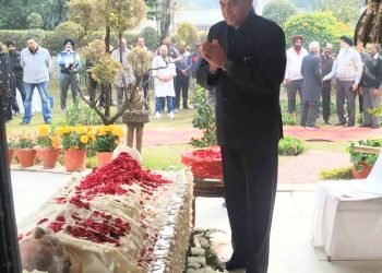 भाजपा नेता संजय टंडन ने पूर्व केंद्रीय मंत्री हरमोहन धवन को श्रद्धांजलि अर्पित की, साथ बिताए दिन याद किए, परिवार को ढांढस बंधाया