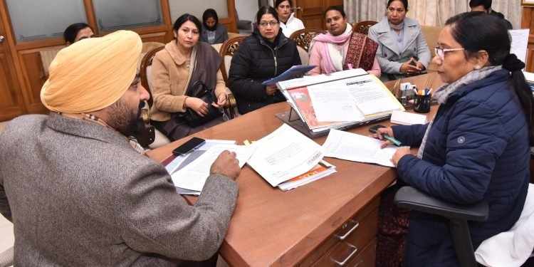 सामाजिक सुरक्षा, महिला एवं बाल विकास मंत्री ने आल पंजाब सुपरवाइजर्स एसोसिएशन के साथ मांगो संबंधी बैठक की