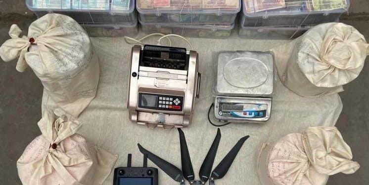 पंजाब पुलिस द्वारा नशे और हथियारों की तस्करी के अंतरराष्ट्रीय रैकेट का पर्दाफाश; 19 किलो हेरोइन, 7 पिस्तौल और 23 लाख रुपए ड्रग मनी सहित दो काबू