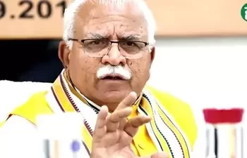 मुख्यमंत्री मनोहर लाल ने भिवानी के नायब तहसीलदार और पटवारी को तुरंत प्रभाव से किया निलंबित