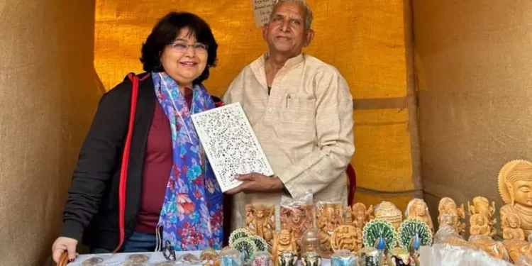 सूरजकुंड मेला में छटा बिखेर रही शिल्पकार राजेंद्र बोंदवाल की कृतियां