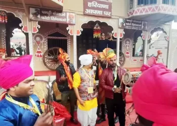 ‘पगड़ी बंधाओ’ के साथ ‘हुक्का विद सेल्फी’ की ओर आकर्षित हो रहे हैं हज़ारों पर्यटक