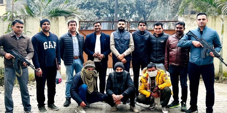चंडीगढ़ गोली कांड : पंजाब पुलिस ने केंद्रीय एजेंसियों के साथ मिलकर गैंगस्टर गोल्डी बराड़ के तीन साथियों को गोरखपुर से किया गिरफ़्तार