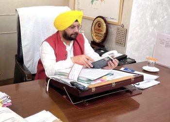 2.74 लाख रुपए के घोटाले के लिए पी. एस. पी. सी. एल के 2 क्लर्क निलंबित : हरभजन सिंह ई.टी.ओ