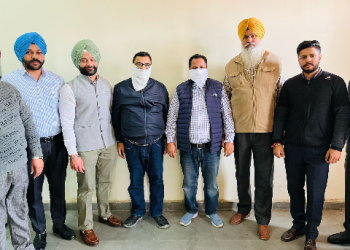 अमृतसर इम्प्रूवमेंट ट्रस्ट के जेई और क्लर्क को विजिलेंस ब्यूरो ने 50 हजार रुपये रिश्वत लेते पकड़ा