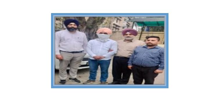 राजस्व पटवारी 34.70 लाख रुपये की रिश्वत लेने के दोष में विजीलेंस ब्यूरो द्वारा गिरफ्तार 