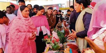 केंद्र व प्रदेश सरकार विभिन्न योजनाओं के माध्यम से कर रही है महिलाओं का उत्थान – कमलेश ढांडा