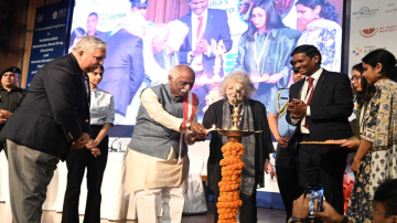 हरियाणा के राज्यपाल श्री बंडारू दत्तात्रेय ने प्रमुख दवा कंपनियों से आहवान् किया