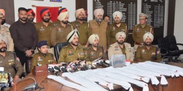 पंजाब पुलिस ने गन हाऊस चोरी मामले में दो मुलजिमों को किया गिरफ़्तार; चोरी के 12 हथियार बरामद