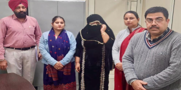 महिला सीनियर सहायक 3000 रुपए की रिश्वत लेती विजीलैंस ब्यूरो द्वारा गिरफ़्तार  