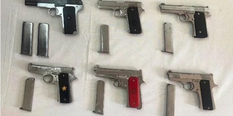 इंटर स्टेट हथियार तस्करी रैकेट का किया पर्दाफाश