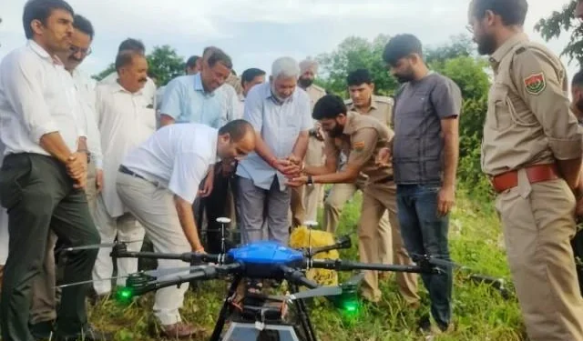 30 हेक्टेयर जंगल में ड्रोन के माध्यम से विभिन्न प्रकार के बीजों का छिड़काव