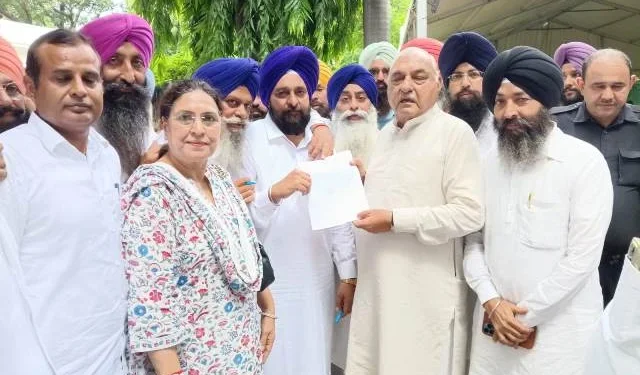 कांग्रेस ने बढ़ाया कुनबा, कई नेता हुए शामिल