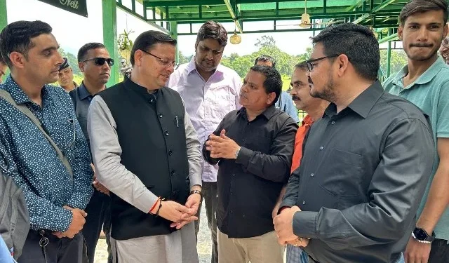 पत्रकारों ने की सीएम धामी से मुलाकात