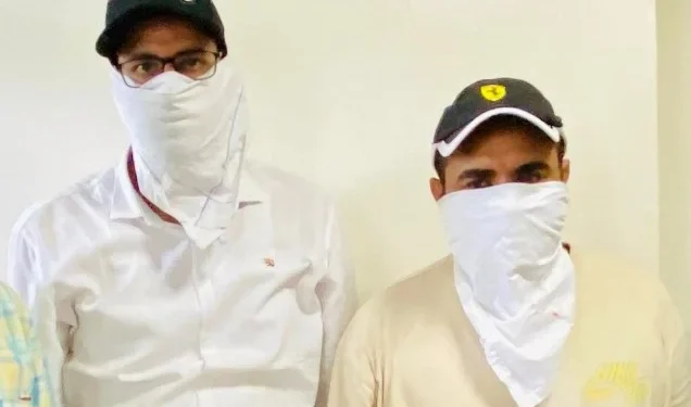 फौज के सूबेदार से रिश्वत लेते दो ऑडिटर गिरफ्तार