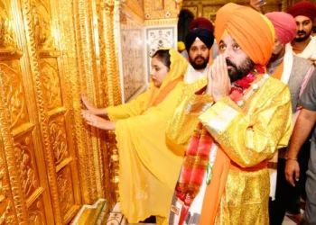 मुख्यमंत्री ने तख्त श्री हजूर साहिब (नांदेड़) में मत्था टेका