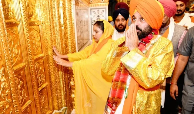 मुख्यमंत्री ने तख्त श्री हजूर साहिब (नांदेड़) में मत्था टेका