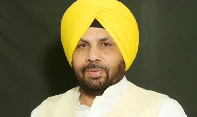 रिश्वत मामले में P.S.P.C.L. का A.O. निलंबित