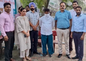 रिश्वत मामले में सेवा केंद्र का कंप्यूटर ऑपरेटर काबू